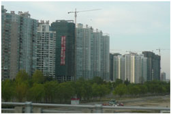 写真4　洛陽市内は高層住宅の建設ラッシュ