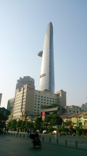 ビテクスコ・フィナンシャルタワー  高さ　265.5ｍ