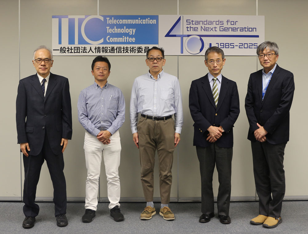 左から 入部 良也氏、藤井 聡氏 、近 義起氏、山本 秀樹氏、岩田 秀行