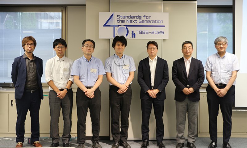 左から 松井 隆氏、鬼頭 千尋 氏、吉村 雄一 氏、依田 幸英 氏、脇坂 佳史 氏、村山 英晶 氏、岩田 秀行