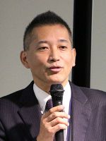 山碕 良志 氏