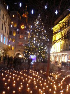 写真10 ジュネーブ旧市街のクリスマスツリー