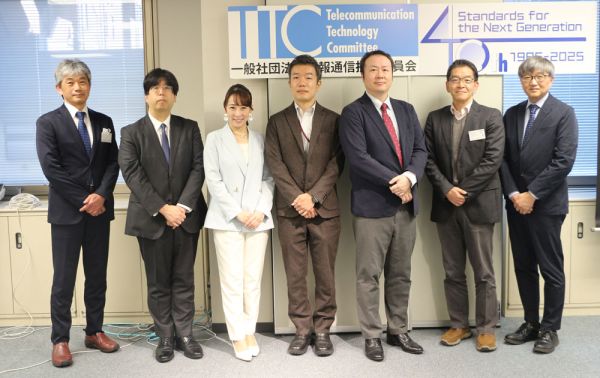 左から河合 和哉氏、中崎 尚氏、木村 麻子氏、安藤 邦明氏、下山 祐治氏、蔵田 武志 氏、岩田 秀行