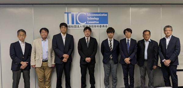 左から 山本 秀樹 氏、山田 徹 氏、渡邊 敏康 氏、戸部 絢一郎 氏、新居 功介 氏、久住 嘉和 氏、Prof.Gregory Tangonan、岩田 秀行